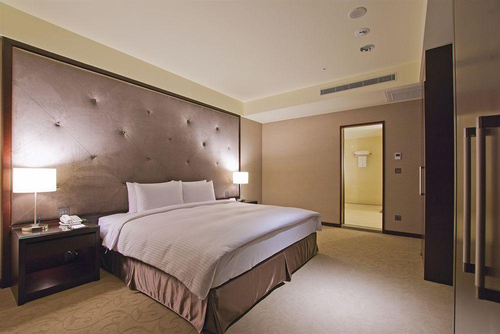 Lailai Hotel Тайчжун Экстерьер фото