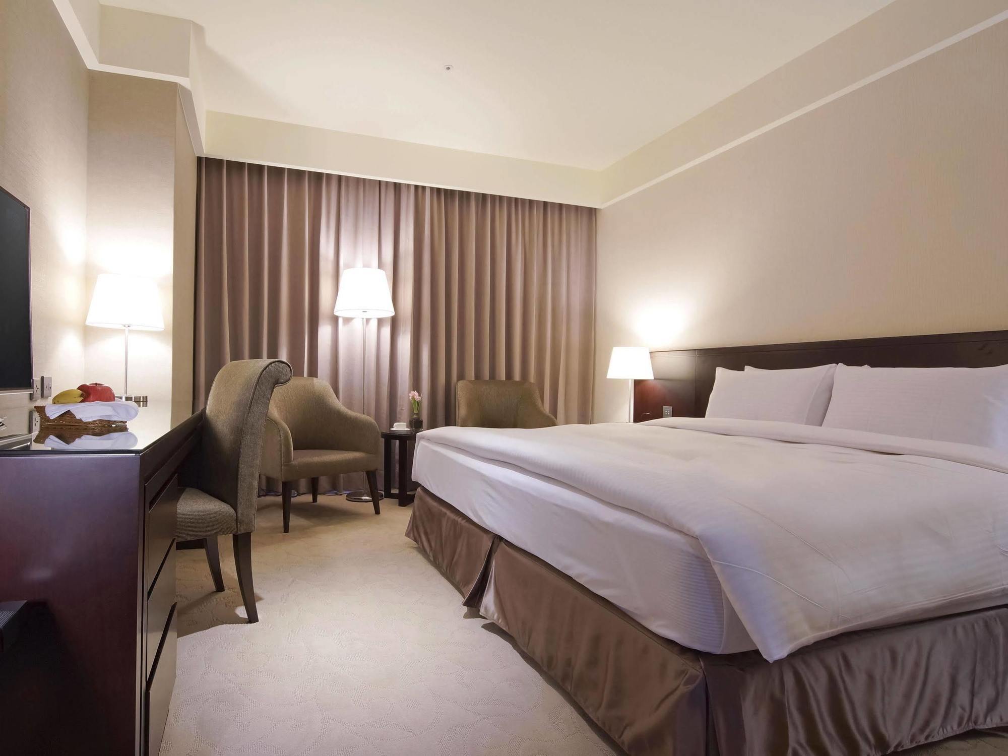 Lailai Hotel Тайчжун Экстерьер фото