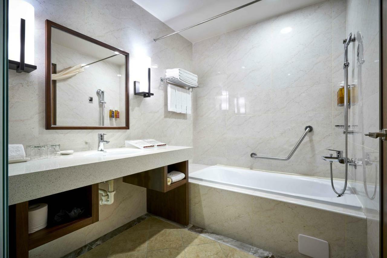Lailai Hotel Тайчжун Экстерьер фото